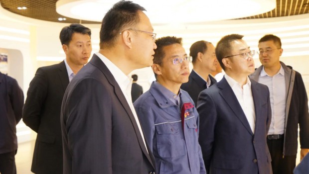 中国贸促会副会长李兴乾一行莅临佛慈集团调研